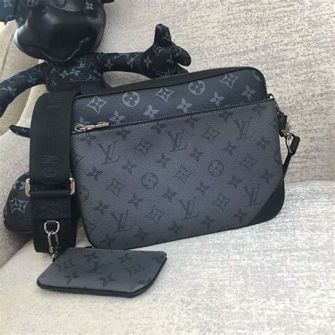 lv bag men rep.